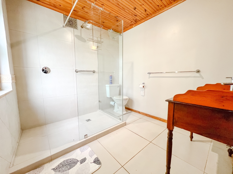 To Let 2 Bedroom Property for Rent in River Club Western Cape